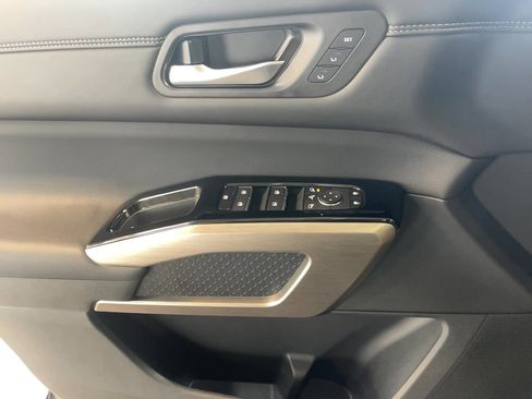 Used 2024 Nissan Pathfinder Platinum w/ Cargo Package image 14