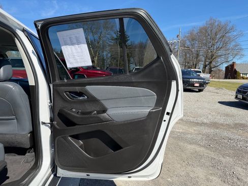 Used 2019 Chevrolet Traverse LT image 13