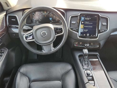 Used 2018 Volvo XC90 T6 Momentum w/ Convenience Package image 11