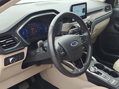 Used 2020 Ford Escape Titanium AWD/4WD image 22