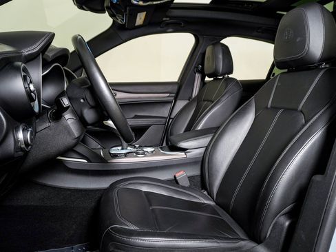 Used 2022 Alfa Romeo Stelvio Ti image 18