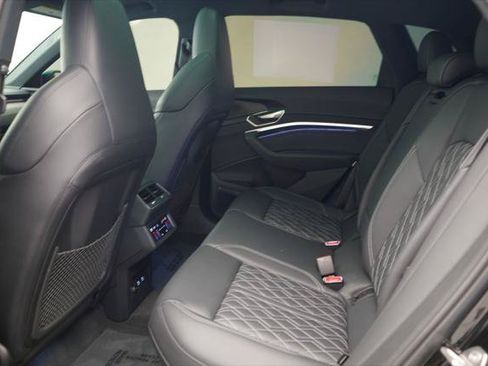 Certified 2024 Audi SQ8 e-tron Premium Plus w/ Black Optic Package AWD/4WD image 7