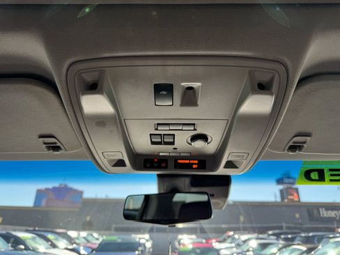 Used 2019 Cadillac Escalade Luxury image 34