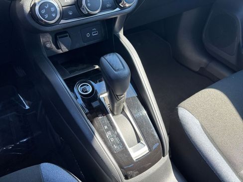 Used 2025 Nissan Versa SV image 41