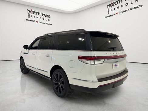 Used 2023 Lincoln Navigator L Black Label AWD/4WD image 3