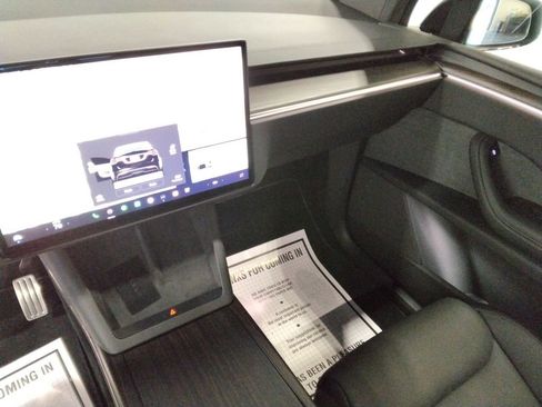 Used 2026 Tesla Model X image 17