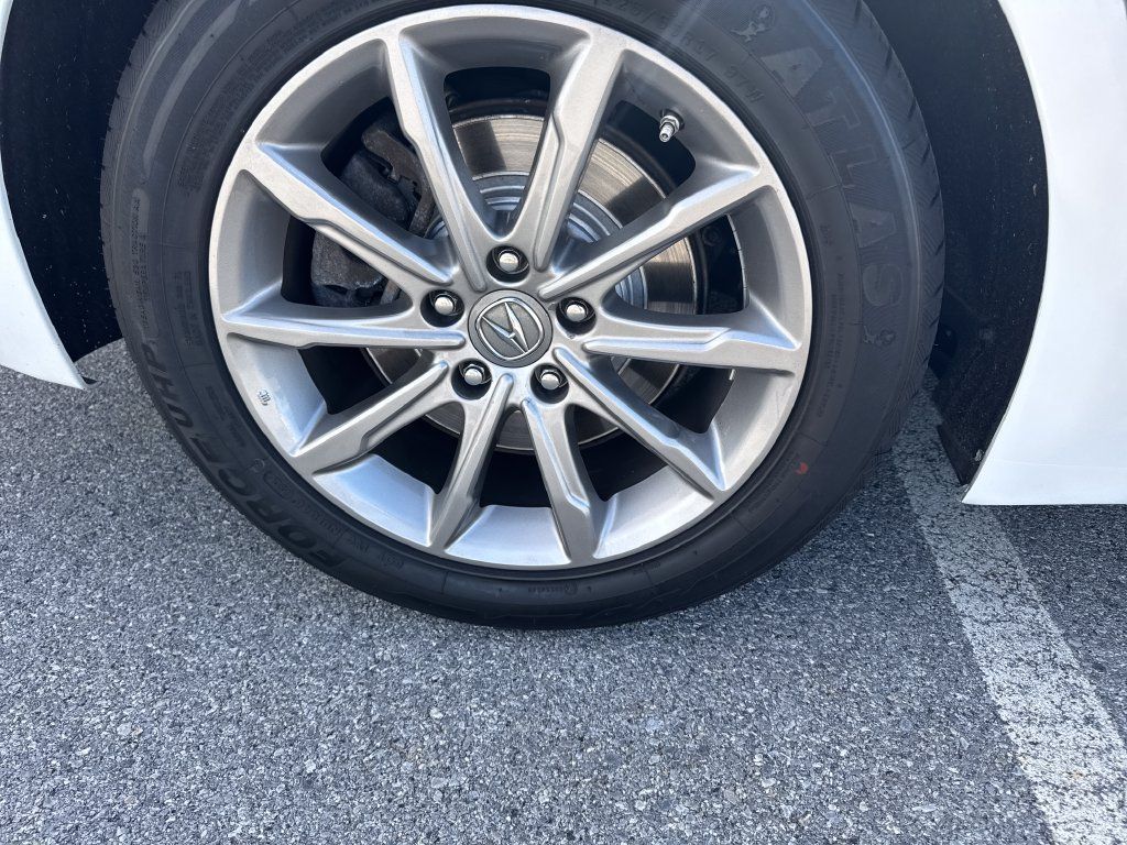 Used 2019 Acura TLX w/ Technology Package FWD image 4