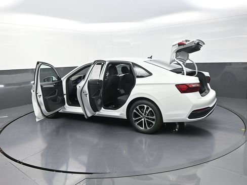 Used 2026 Volkswagen Jetta Sport FWD image 34