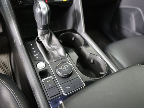 Used 2020 Volkswagen Atlas Cross Sport SEL image 20