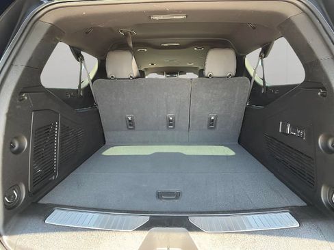 Certified 2025 Chevrolet Suburban Premier RWD image 29