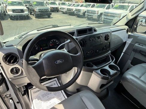 Used 2014 Ford E-250 and Econoline 250 Extended w/ Power Group image 16