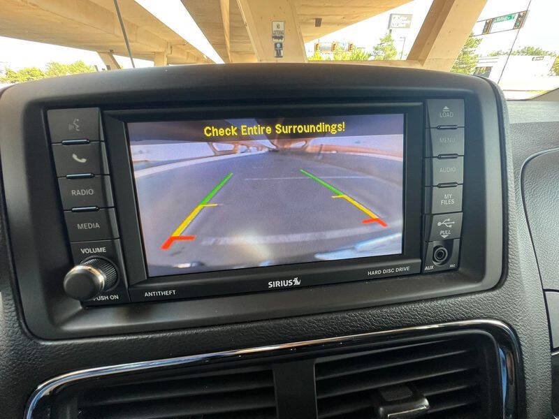 Used 2019 Dodge Grand Caravan SE w/ UConnect Hands-Free Group FWD image 21