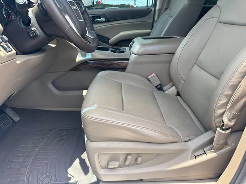 Used 2016 GMC Yukon SLT w/ Open Road Package AWD/4WD image 10
