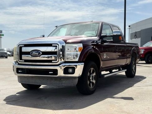 Used 2011 Ford F250 Lariat w/ Chrome Pkg image 4