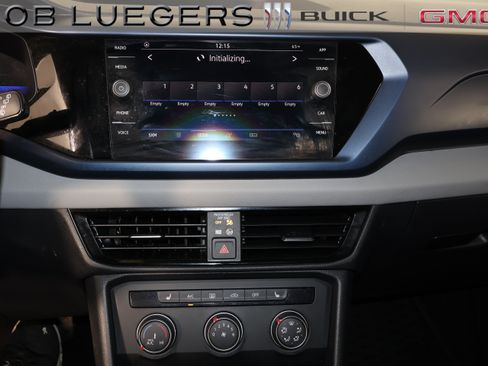 Used 2022 Volkswagen Taos SE FWD image 19