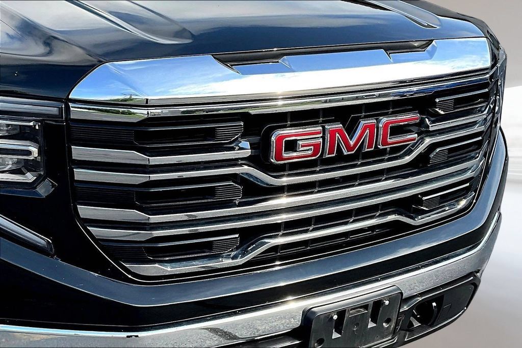 Used 2025 GMC Sierra 1500 SLT AWD/4WD image 30