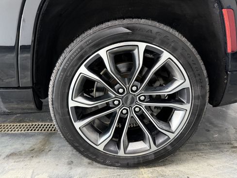 Used 2022 Jeep Grand Wagoneer Series III image 43