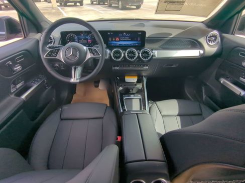 Certified 2025 Mercedes-Benz GLB 250 image 2