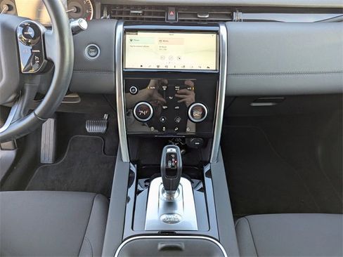 Used 2020 Land Rover Discovery Sport image 24