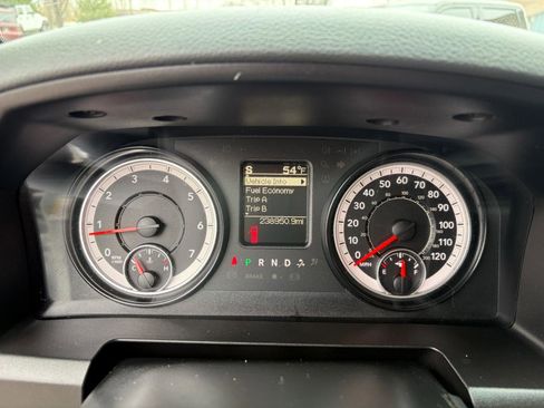 Used 2018 RAM 2500 Tradesman w/ Chrome Appearance Group image 12