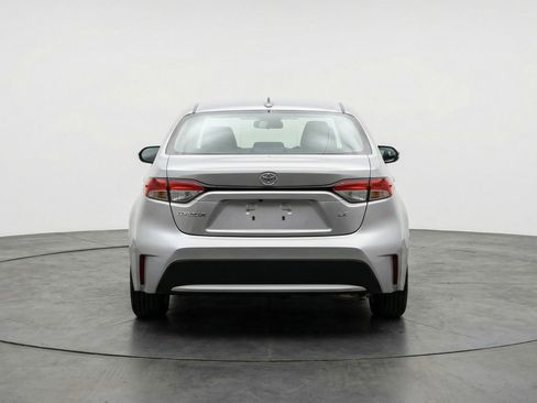 Used 2025 Toyota Corolla LE FWD image 6