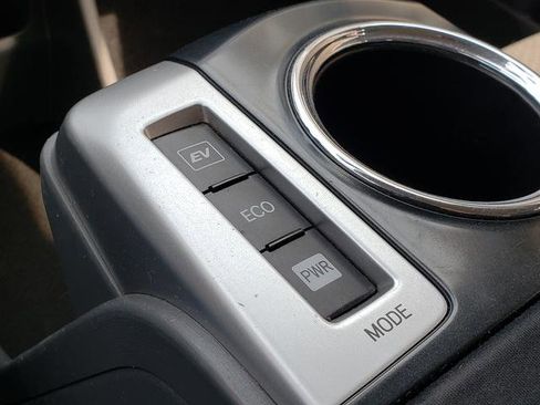 Used 2012 Toyota Prius V Three image 25