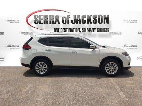 Used 2020 Nissan Rogue SV FWD image 9