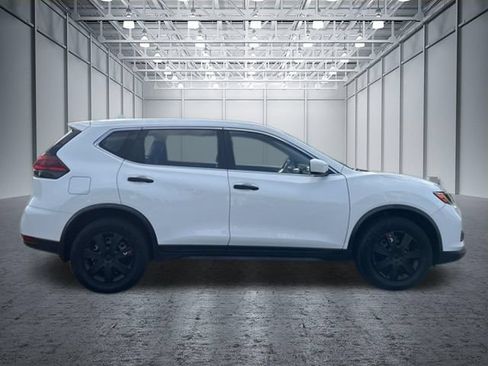 Used 2018 Nissan Rogue S AWD/4WD image 8