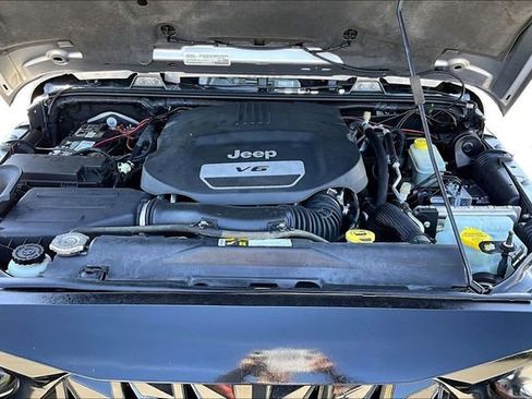 Used 2015 Jeep Wrangler Unlimited Sahara w/ Max Tow Package image 32