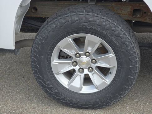 Used 2022 Chevrolet Silverado 1500 LT w/ Safety Package AWD/4WD image 11