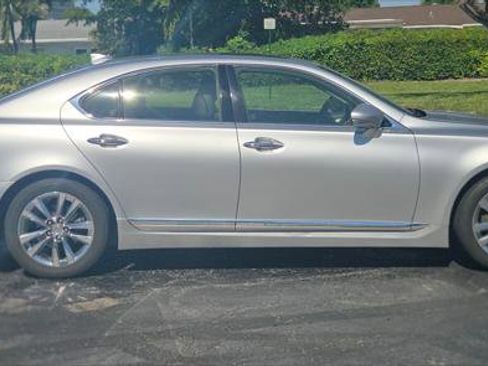 Used 2014 Lexus LS 460 w/ Comfort Package RWD image 8