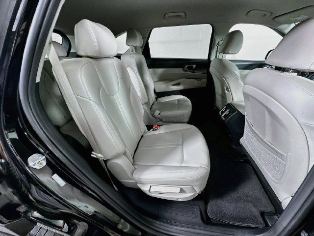 Used 2023 Kia Sorento EX AWD/4WD image 29