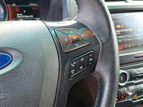 Used 2016 Ford Explorer XLT w/ Equipment Group 202A image 23