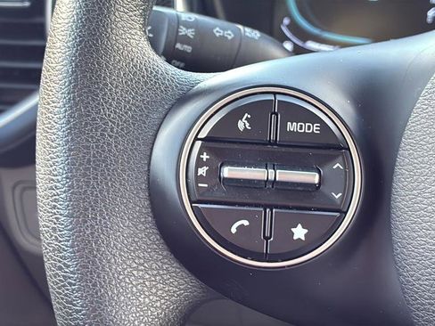 Used 2025 Kia Soul LX FWD image 34