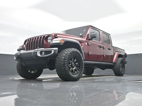 Used 2021 Jeep Gladiator Sport AWD/4WD image 25