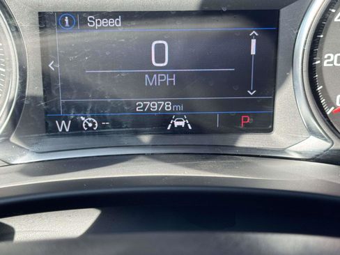 Used 2024 GMC Terrain SLE image 18