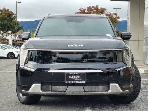 Used 2024 Kia EV9 Land AWD/4WD image 2