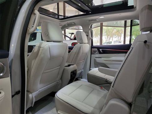 New 2026 Buick Enclave Avenir w/ Super Cruise Package image 16