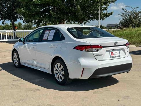Certified 2025 Toyota Corolla LE FWD image 5