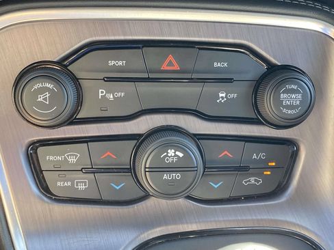 Used 2015 Dodge Challenger R/T w/ Quick Order Package 22B R/T RWD image 26