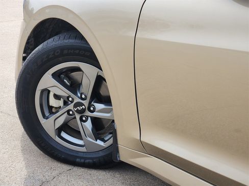 Used 2022 Kia K5 LXS image 17