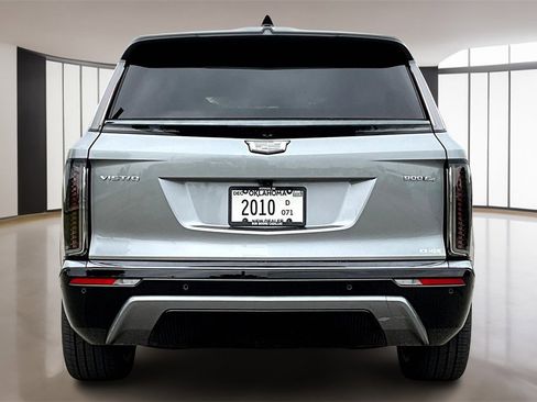 New 2026 Cadillac Vistiq Sport image 4