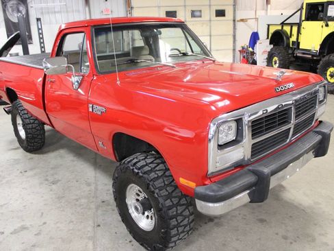 Used 1993 Dodge D/W Truck 250 image 19