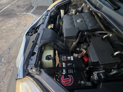 Used 2012 Toyota Sienna LE image 58