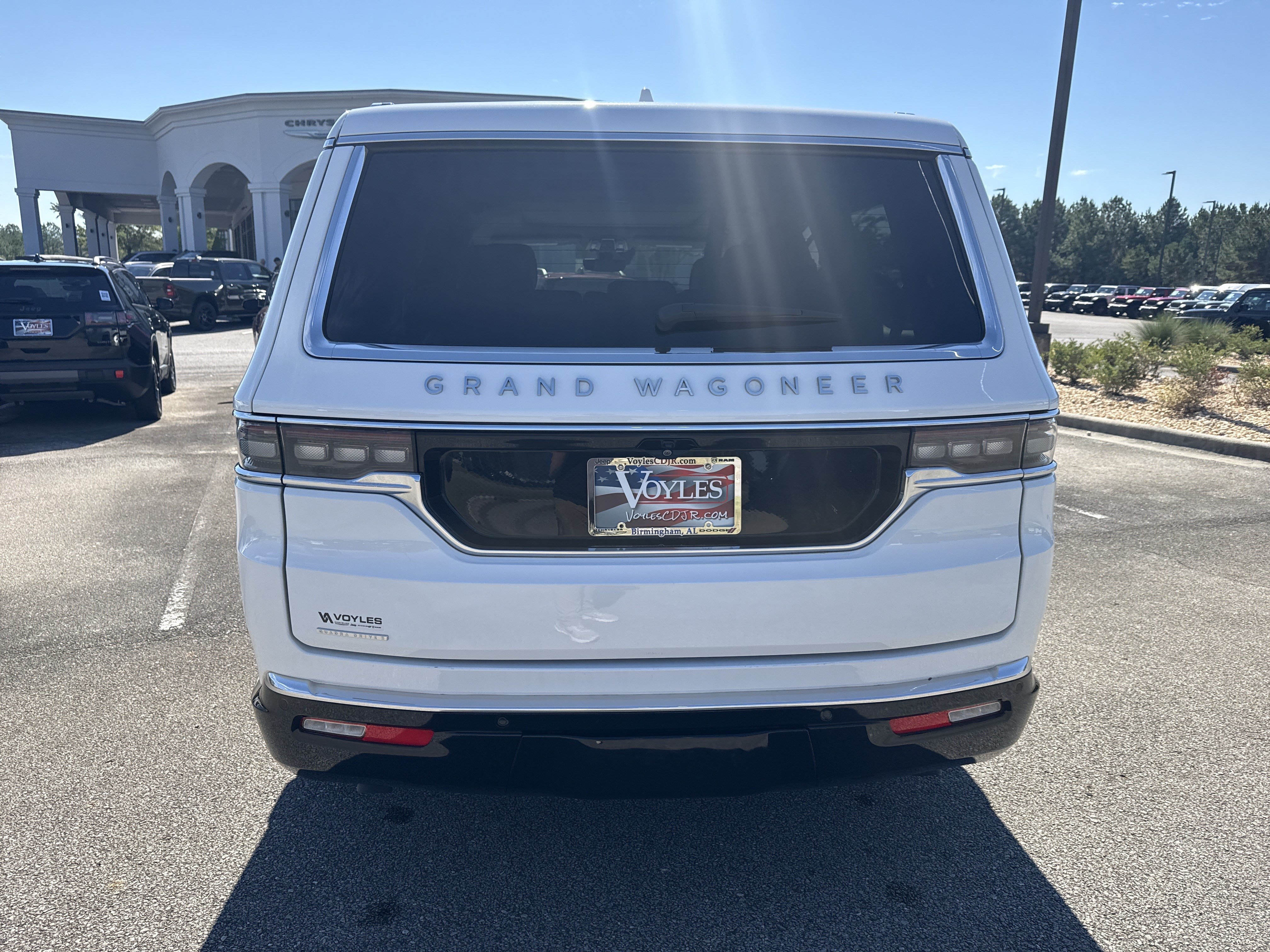 Used 2023 Jeep Grand Wagoneer 4WD image 7