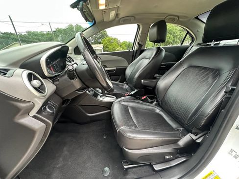 Used 2020 Chevrolet Sonic Premier FWD image 12