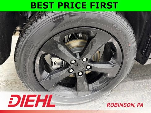 New 2025 Jeep Grand Cherokee Limited w/ Black Appearance Package image 6