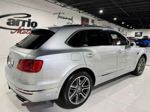 Used 2018 Bentley Bentayga image 7