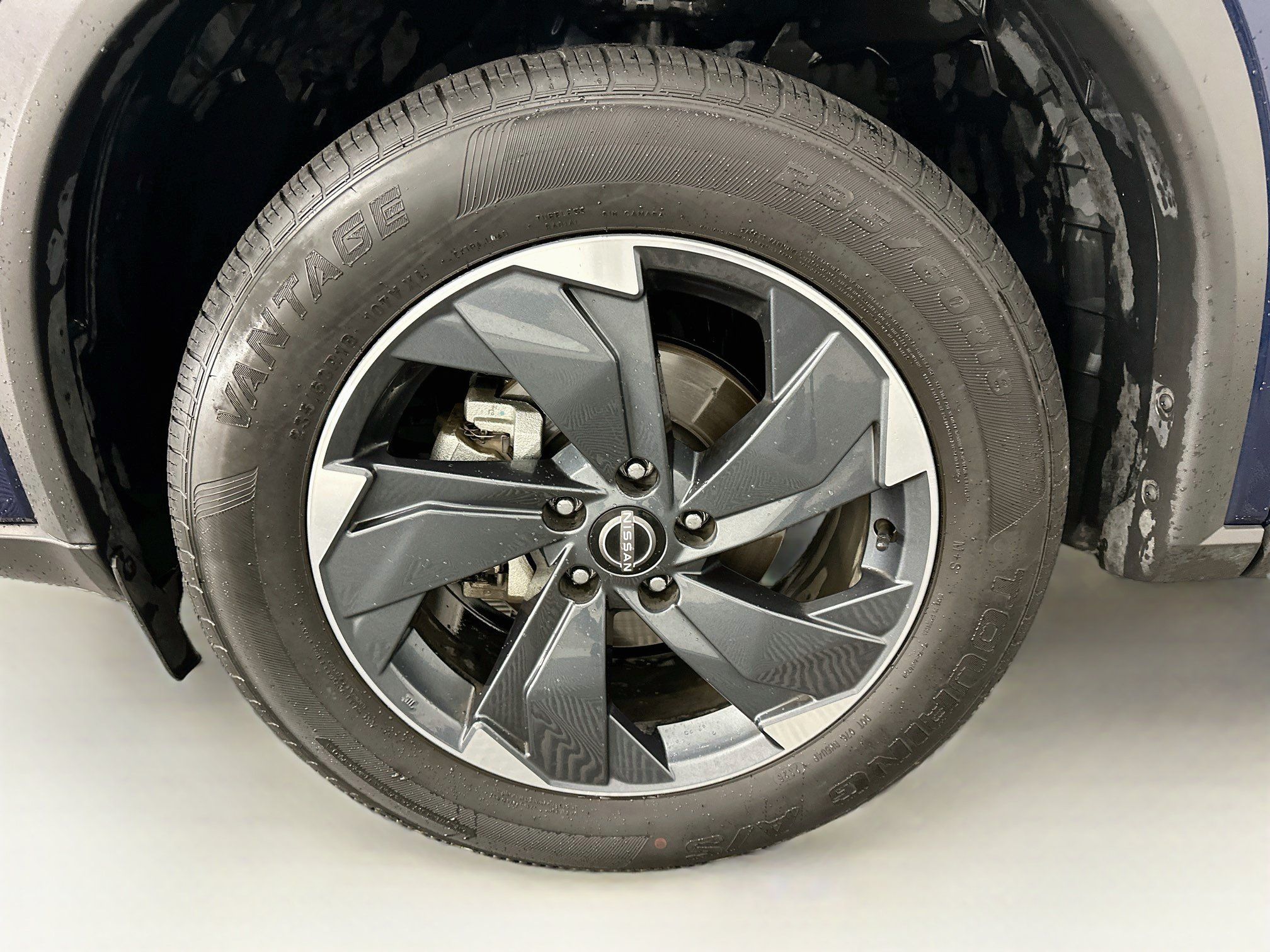 Used 2025 Nissan Rogue SV AWD/4WD image 35