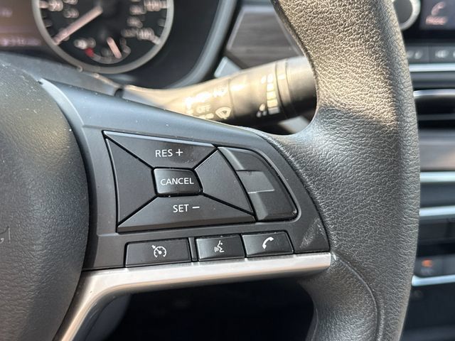 Used 2025 Nissan Altima 2.5 SV FWD image 25